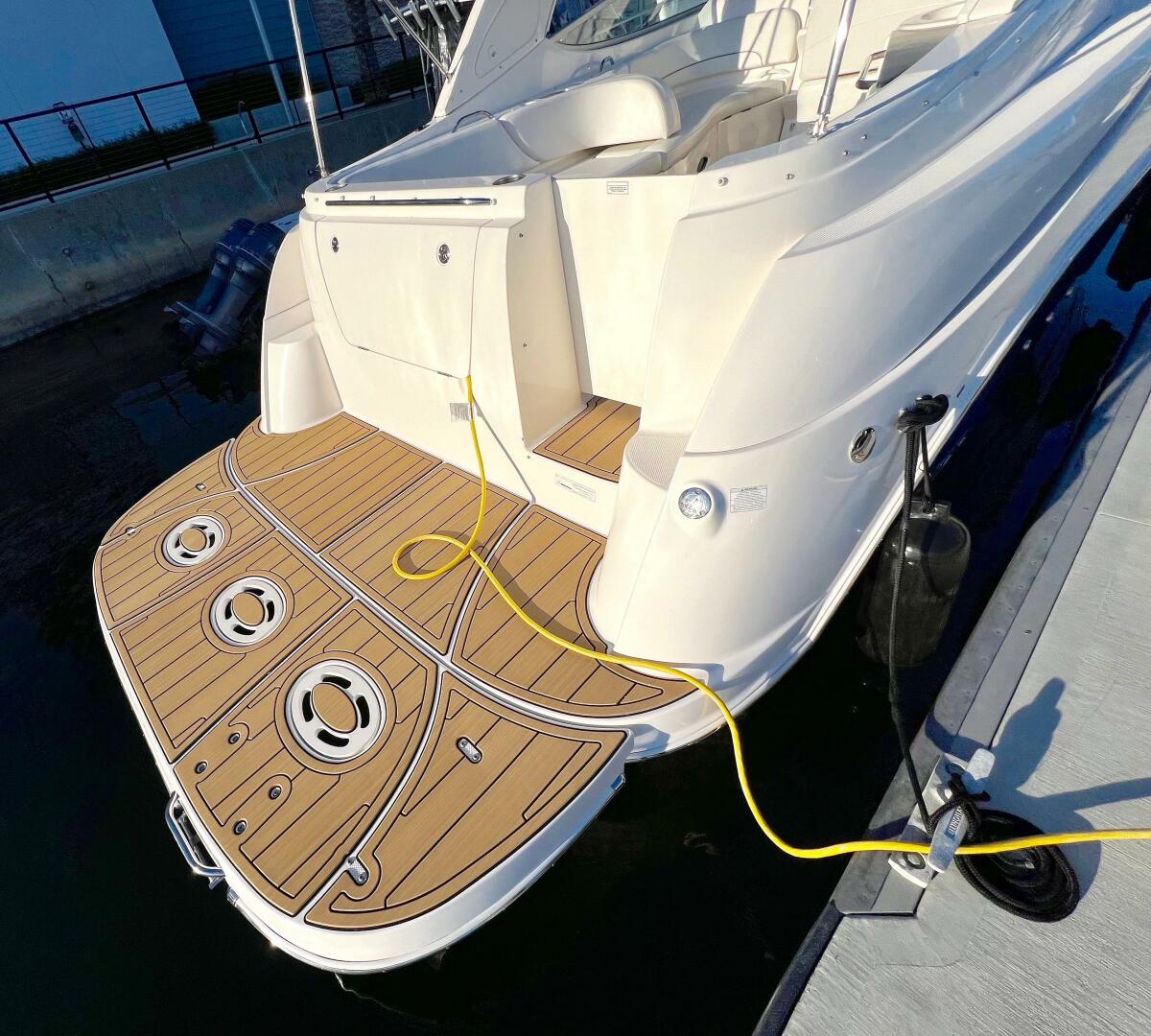 2012 Bayliner 335 - Image 12