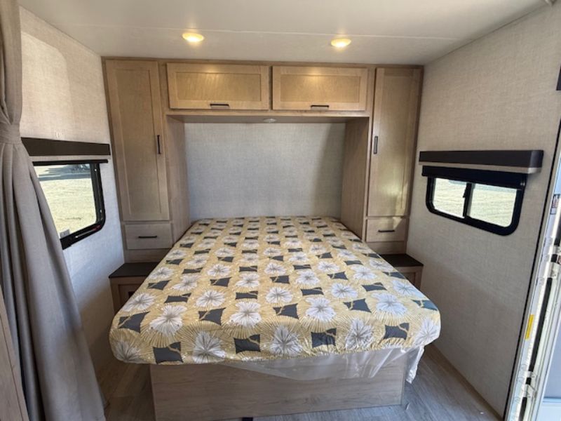 2026 Ember RV E-Series 22ETS - Image 10