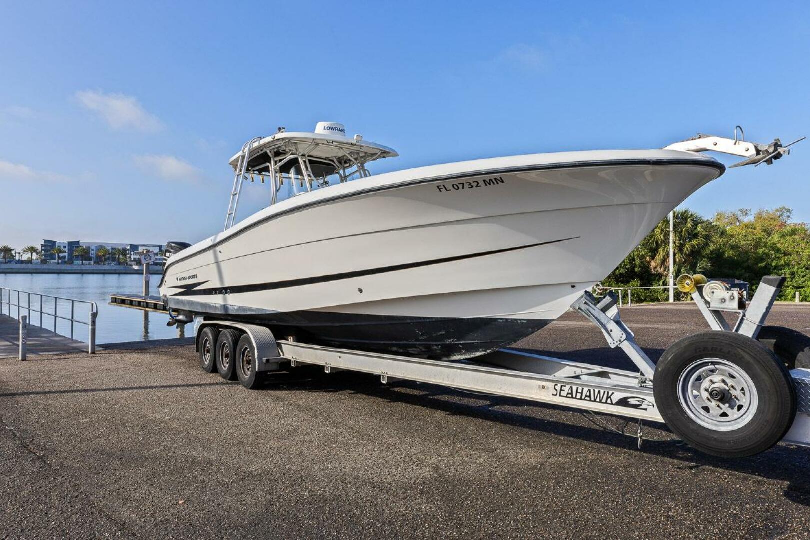 2004 Hydra-Sports Vector 3300 CC - Image 7