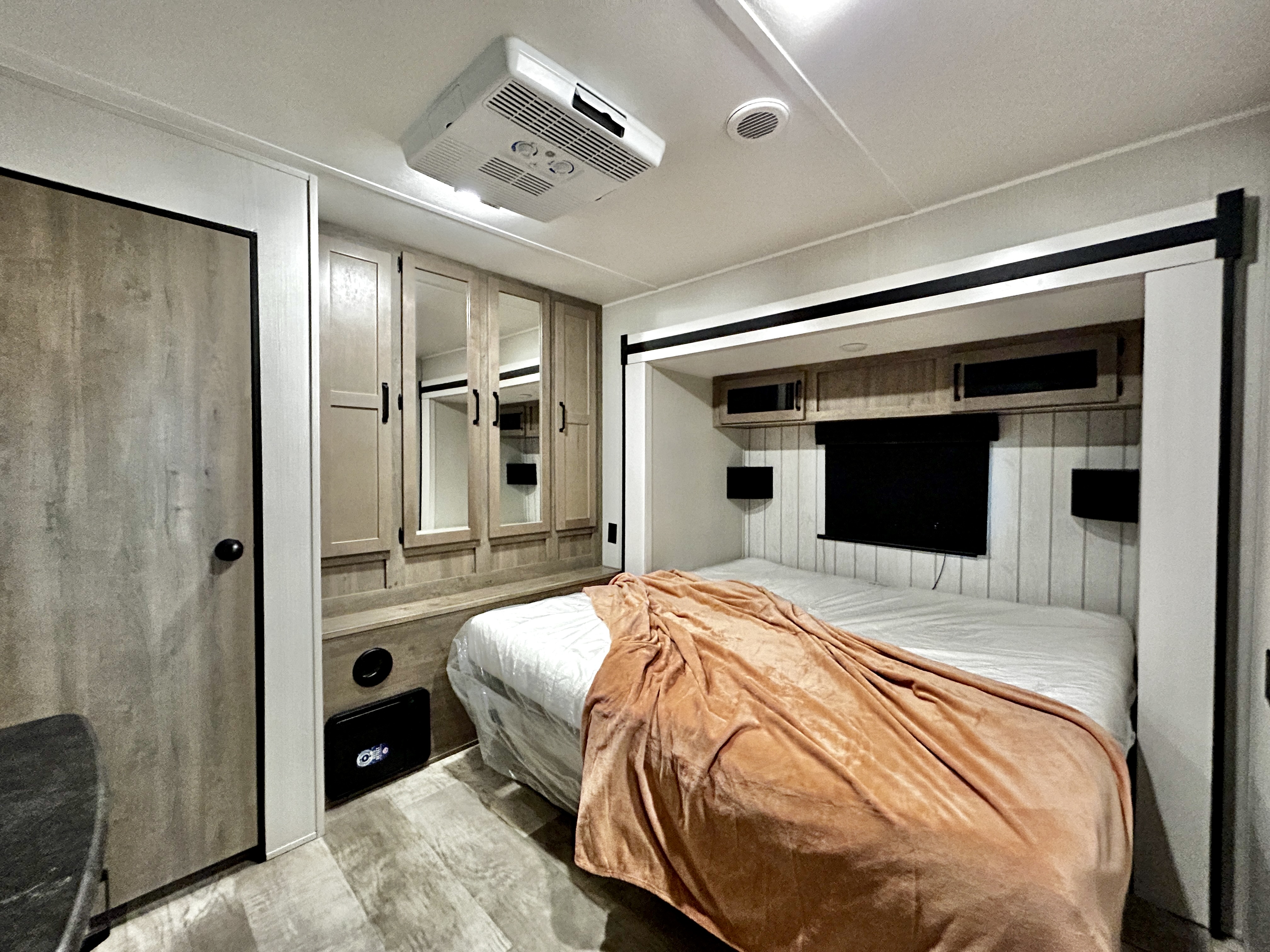 2024 Palomino Puma 39FKL - Image 22