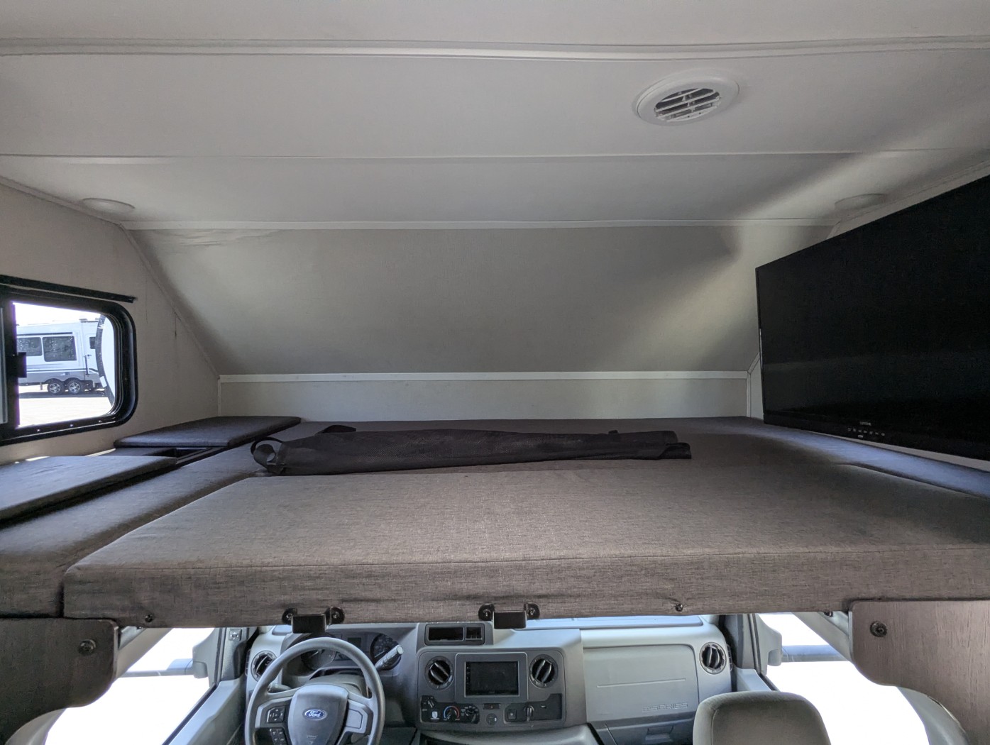2023 Forest River Sunseeker 2850S LE - Image 7