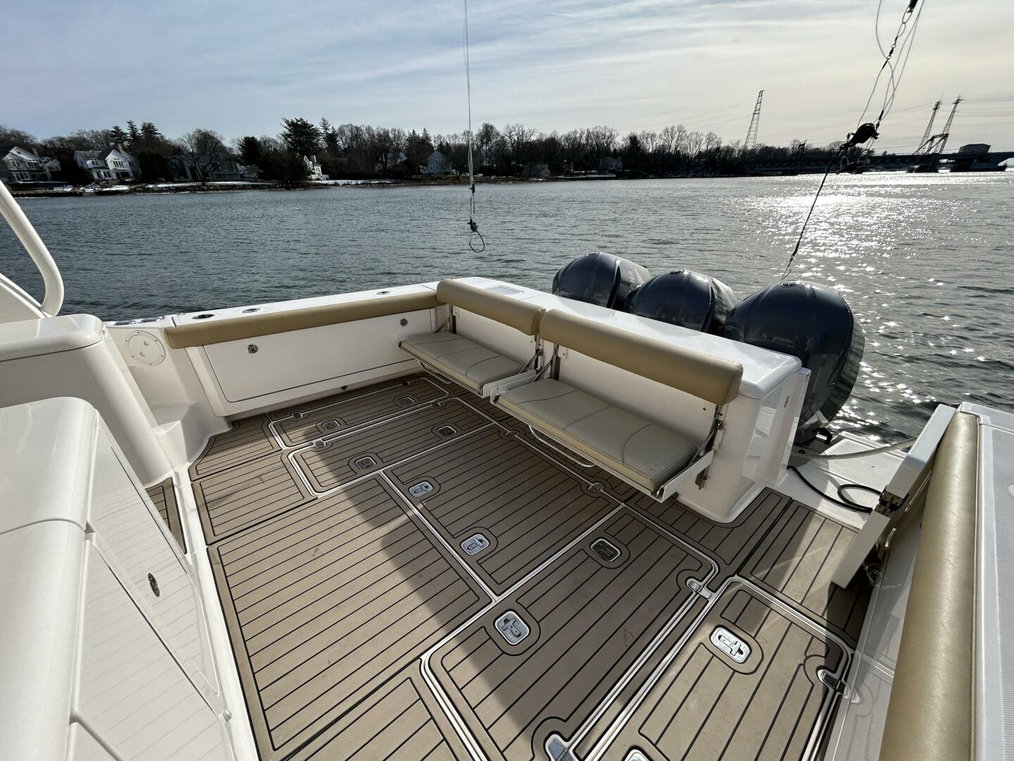 2018 Pursuit OS 385 Offshore - Image 5