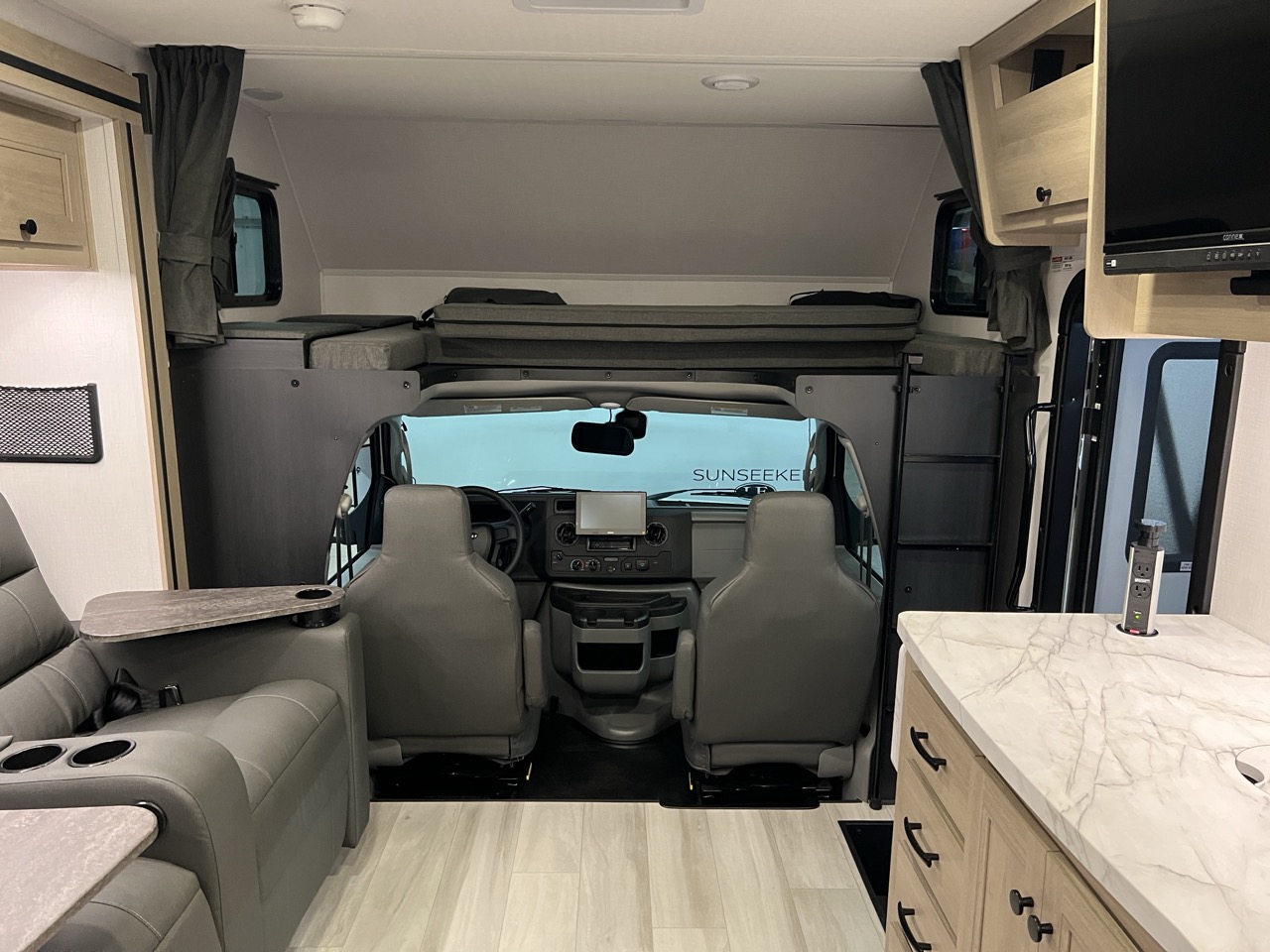 2026 Forest River Sunseeker 3010DSF - Image 23