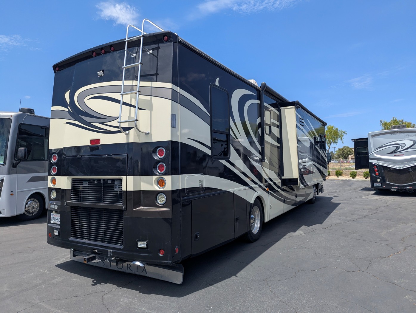 2011 DAMON ASTORIA 40KT - Image 6