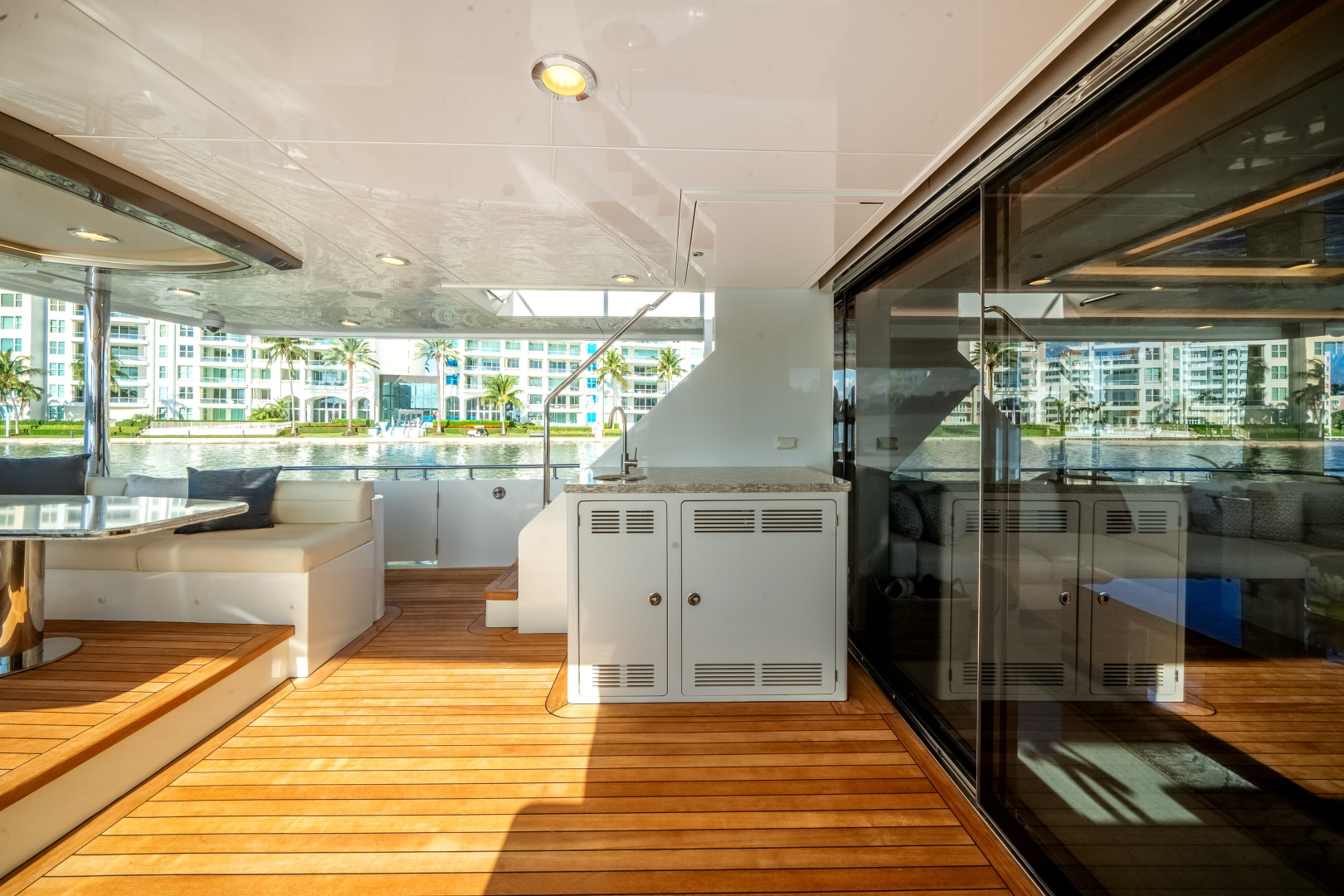 2022 Ocean Alexander 32L - Image 10