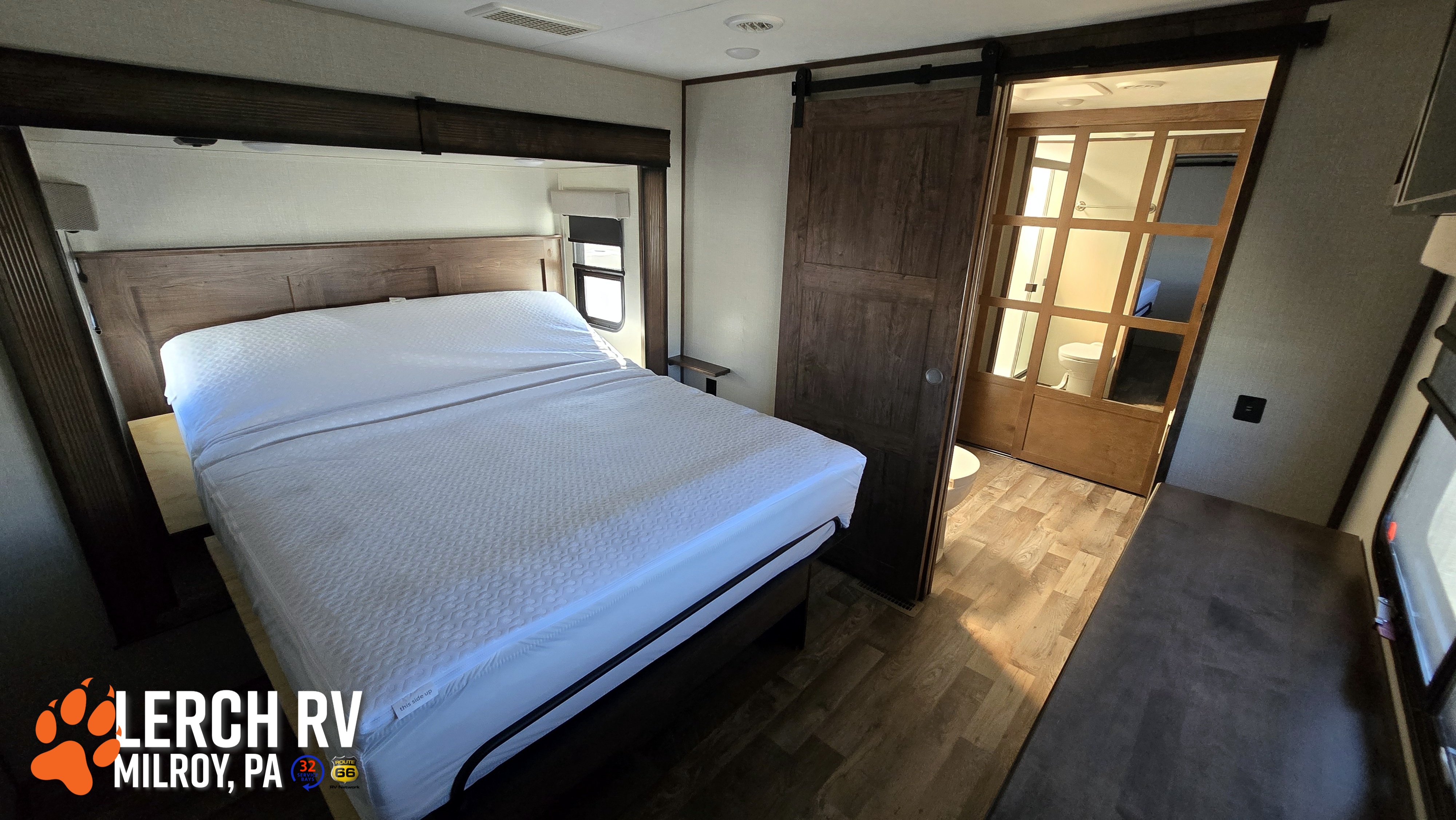 2021 KZ RV Durango Gold G366FBT - Image 33