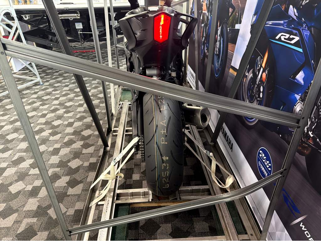 2026 Yamaha YZF-R6 RACE • 1 of 130 Final Year - Image 4