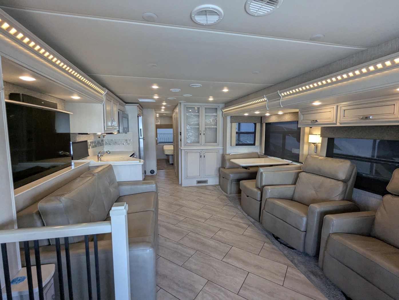 2021 Newmar Bay Star 3626 - Image 20