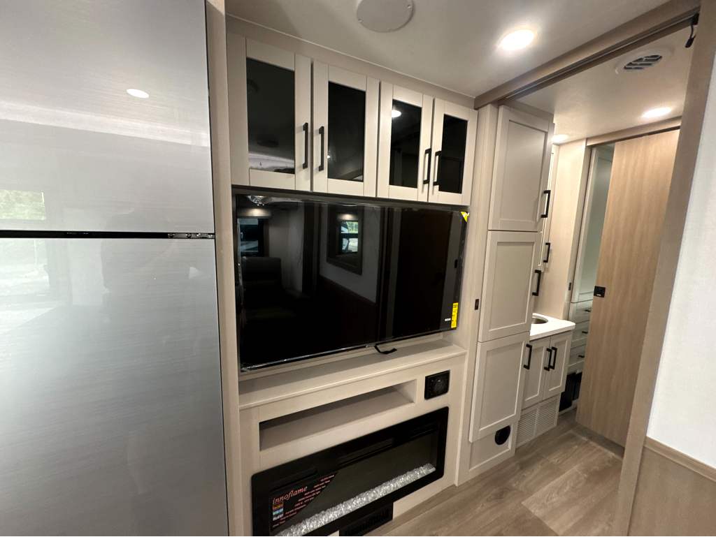 2027 ENTEGRA COACH ODYSSEY 30Z - Image 13