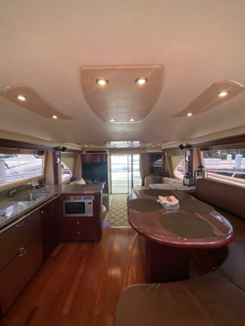 2006 Sea Ray 58 Sedan Bridge - Image 28