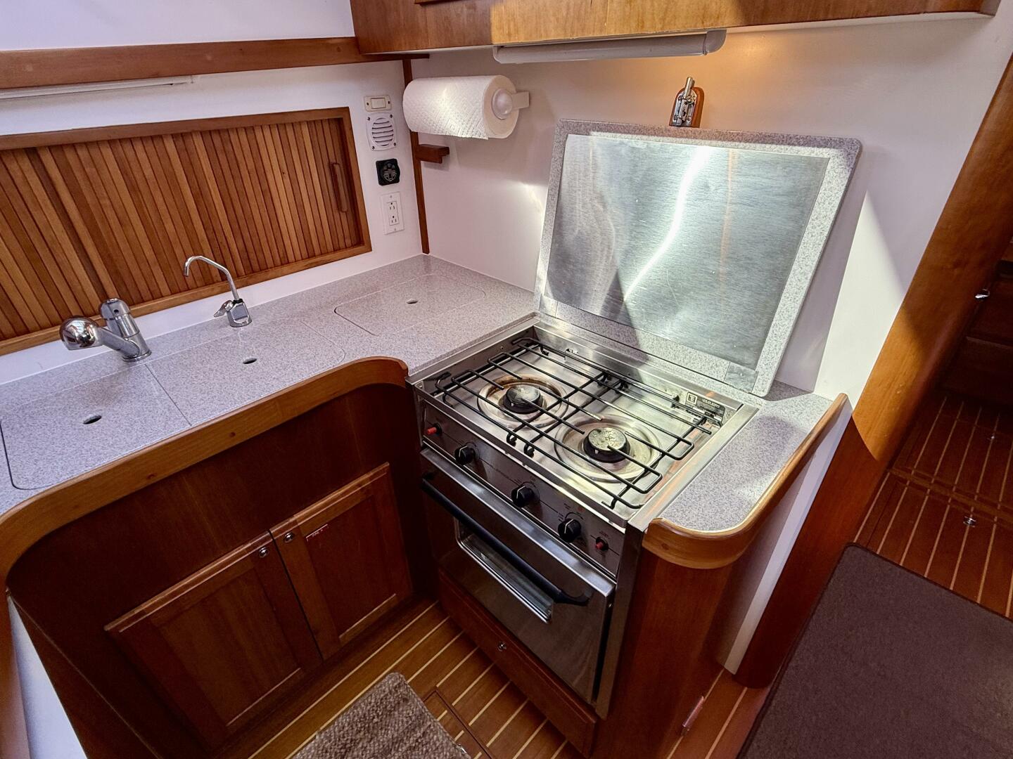 2006 Sabre 42 Sedan - Image 39