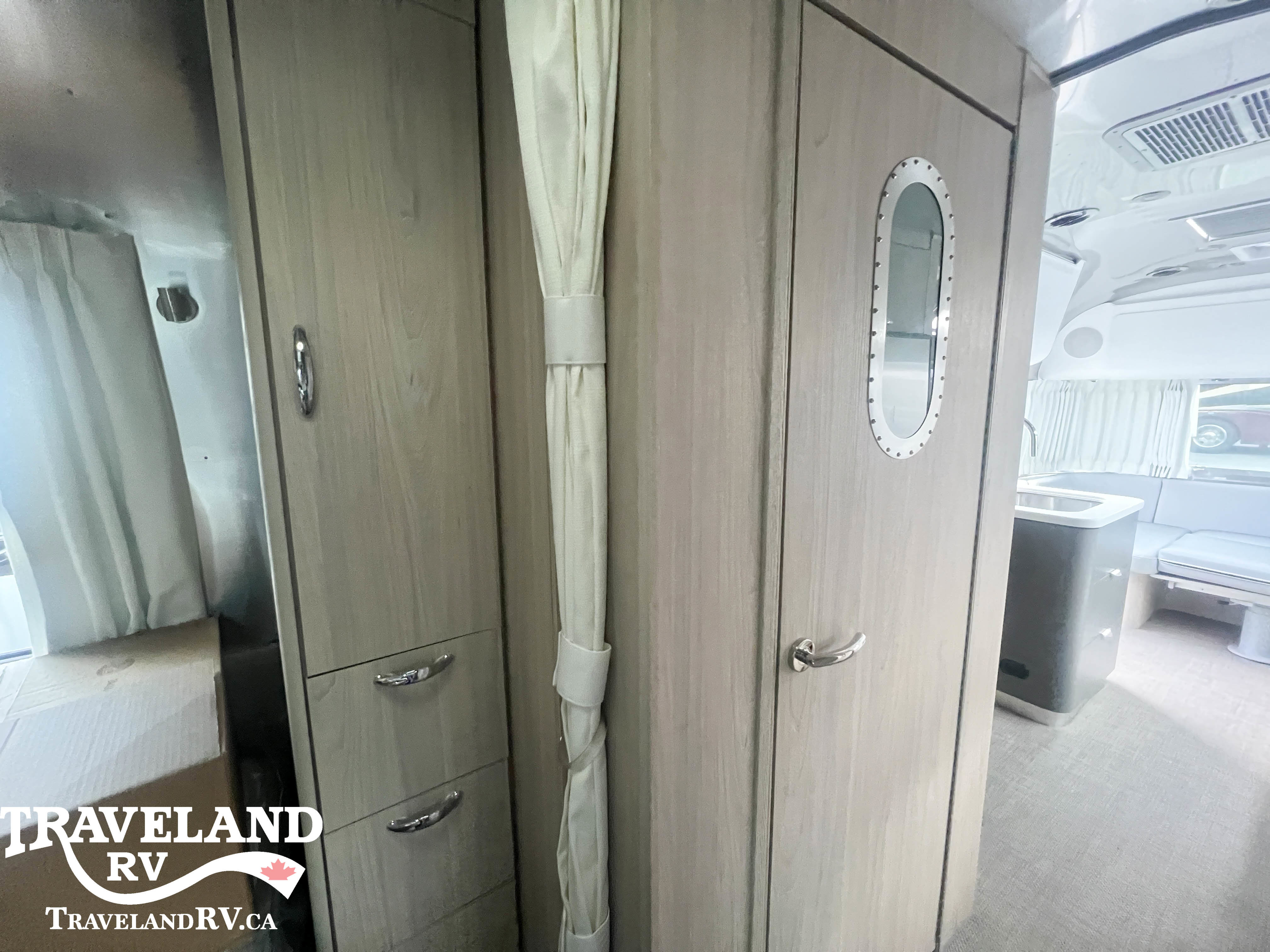 2025 Airstream Globetrotter 25FB - Image 12