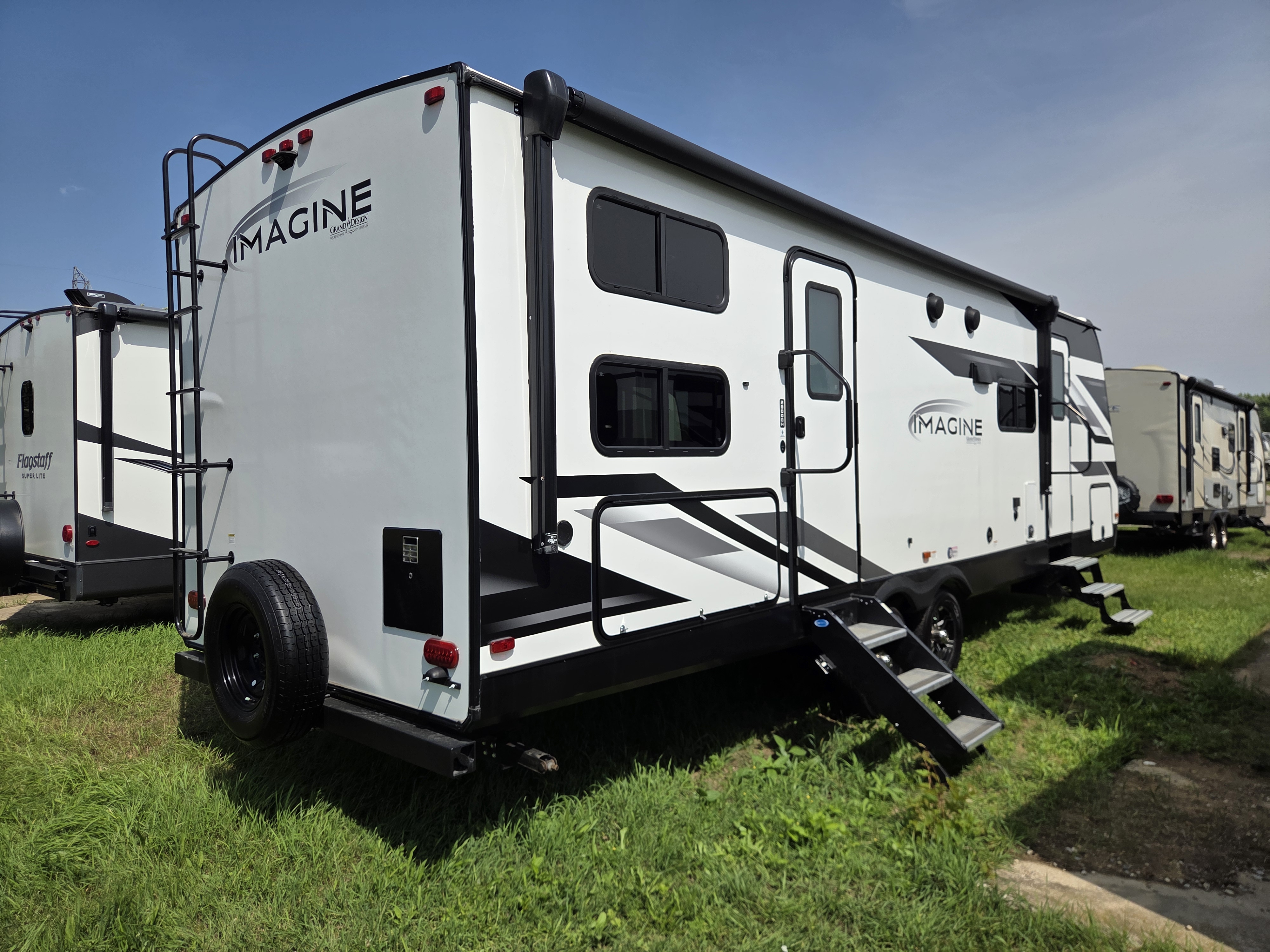 2022 Grand Design Imagine 2800BH - Image 2