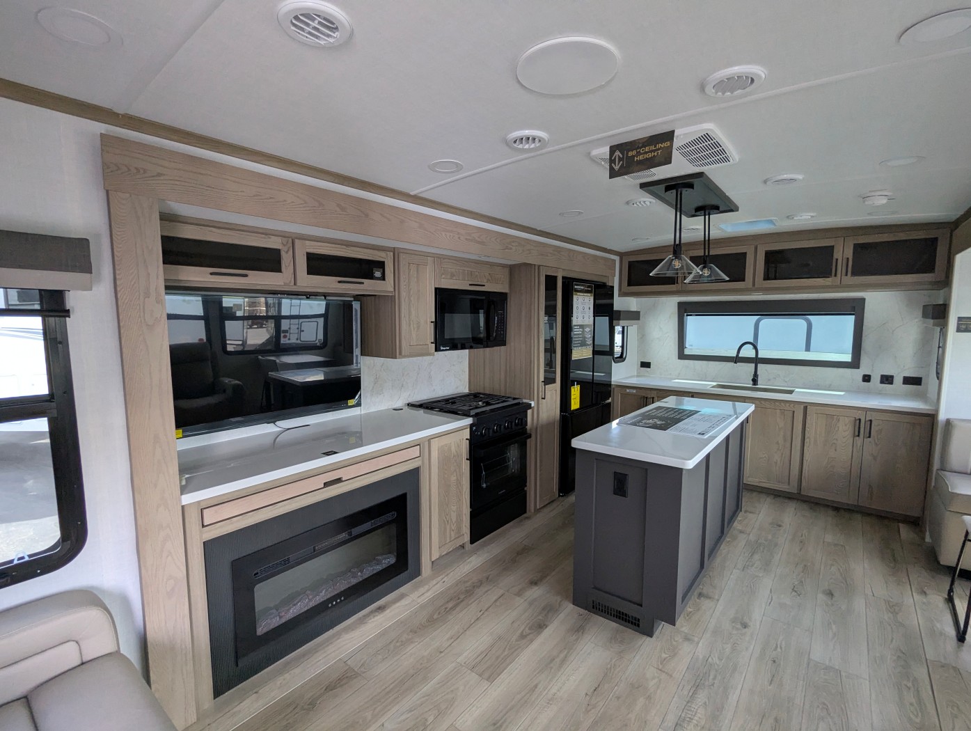 2026 Forest River Rockwood Signature 8339FK - Image 7