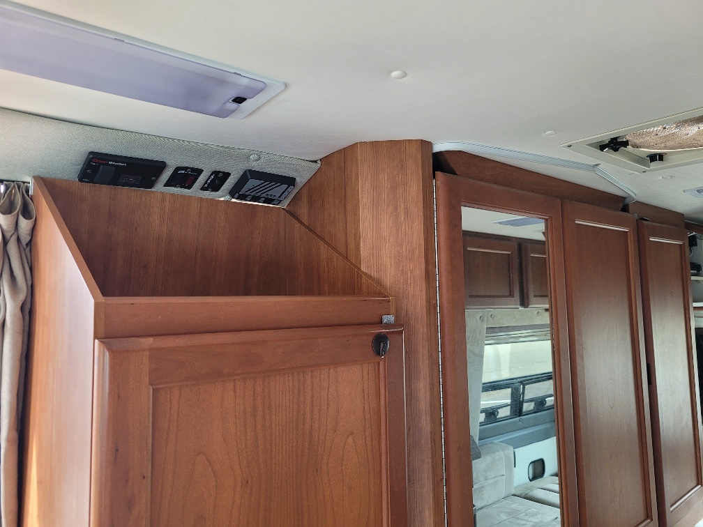 2008 Roadtrek Adventurous RS - Image 11
