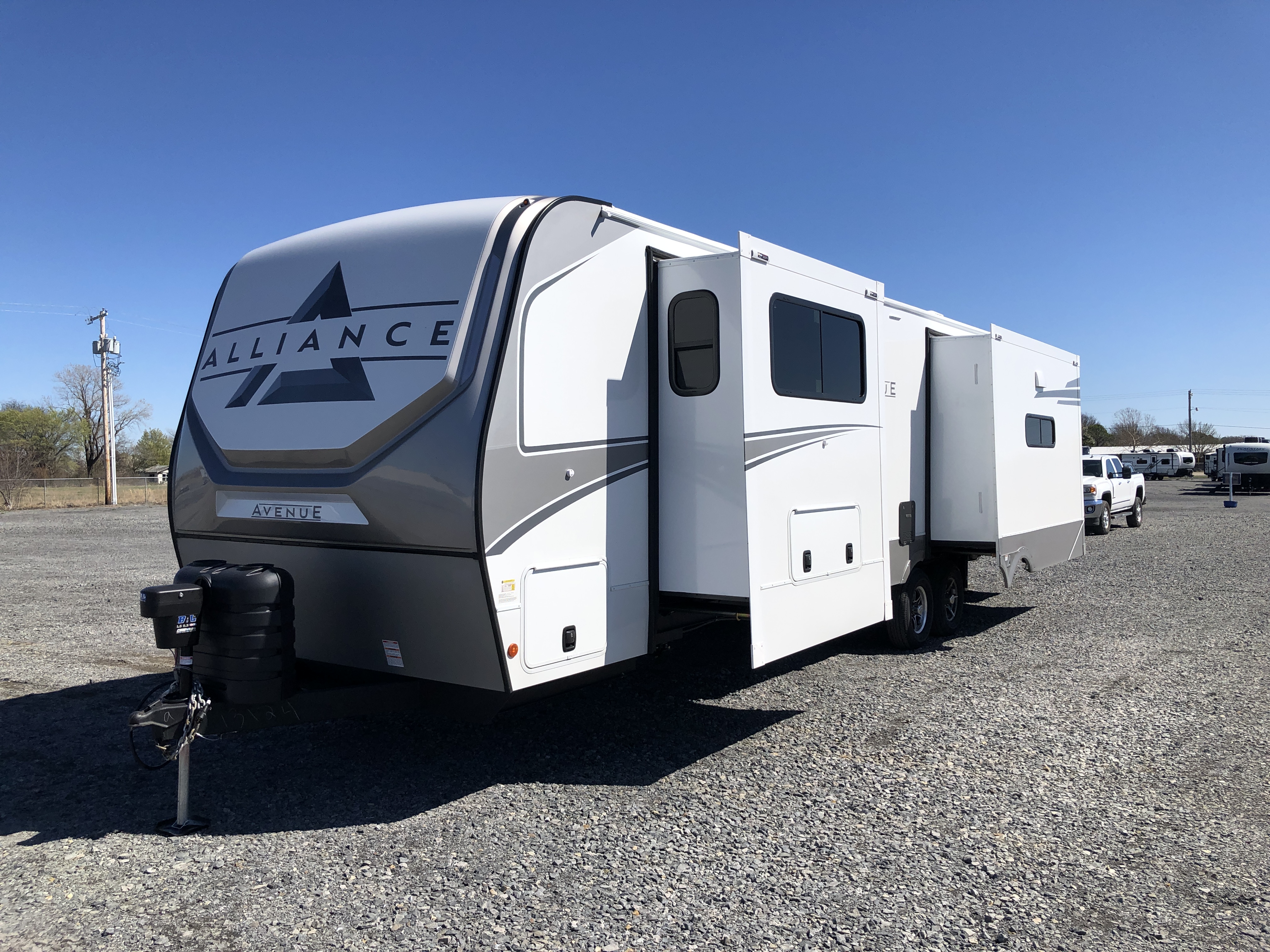 2026 Alliance RV Avenue 332RL - Image 3