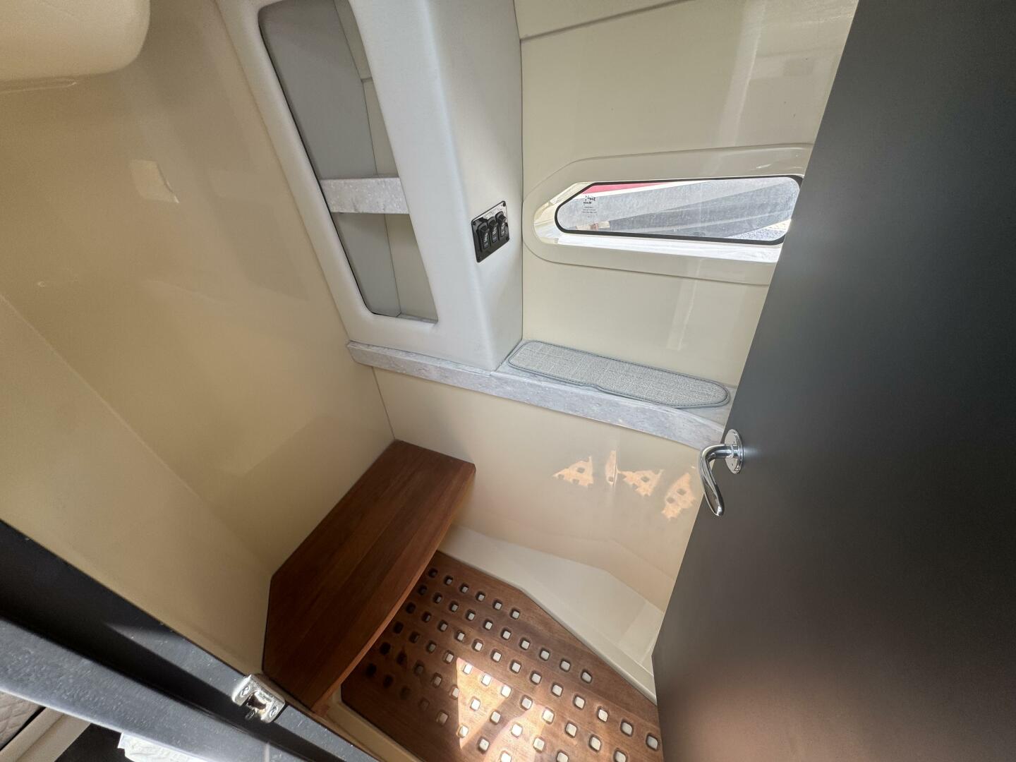 2021 Regal 38 XO - Image 17