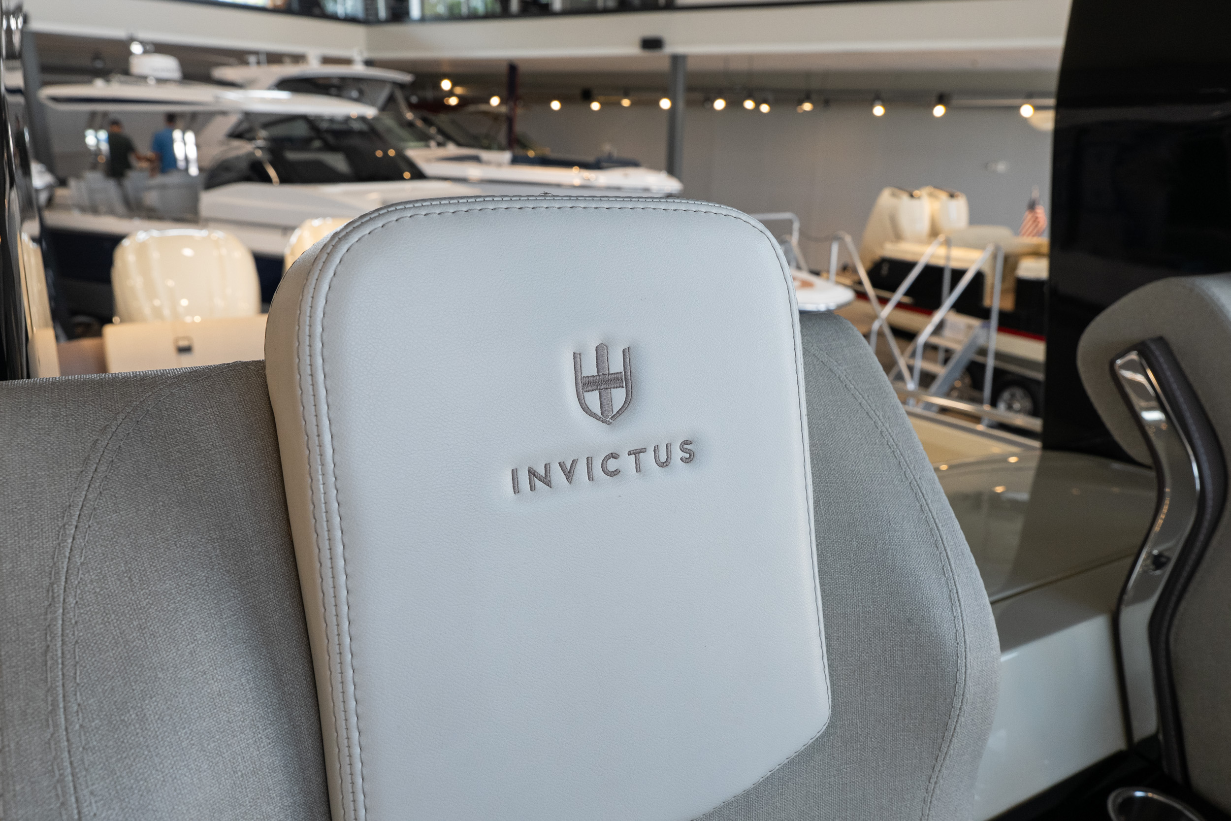 2024 Invictus GT320S - Image 20