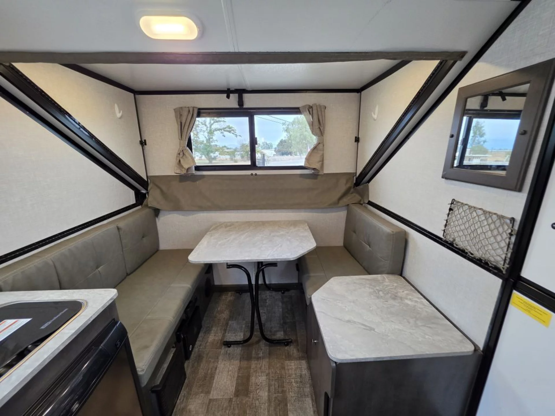 2021 FOREST RIVER ROCKWOOD HARD SIDE A213HW - Image 7