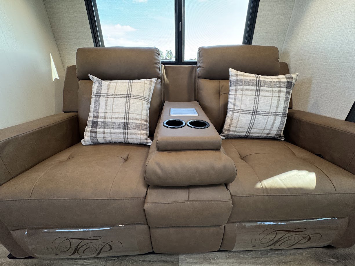 2026 VENTURE RV SPORTTREK 333VMI - Image 20