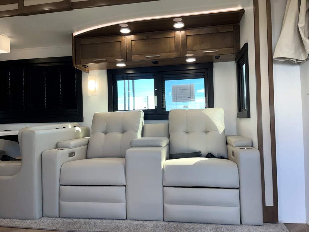 2026 ENTEGRA COACH ACCOLADE 37M - Image 13