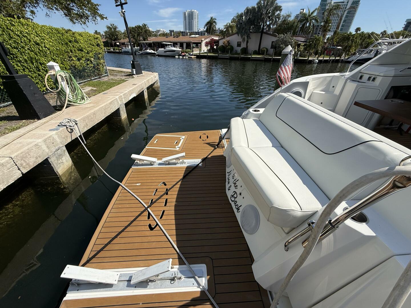 2014 Cruisers Yachts 45 Cantius - Image 44