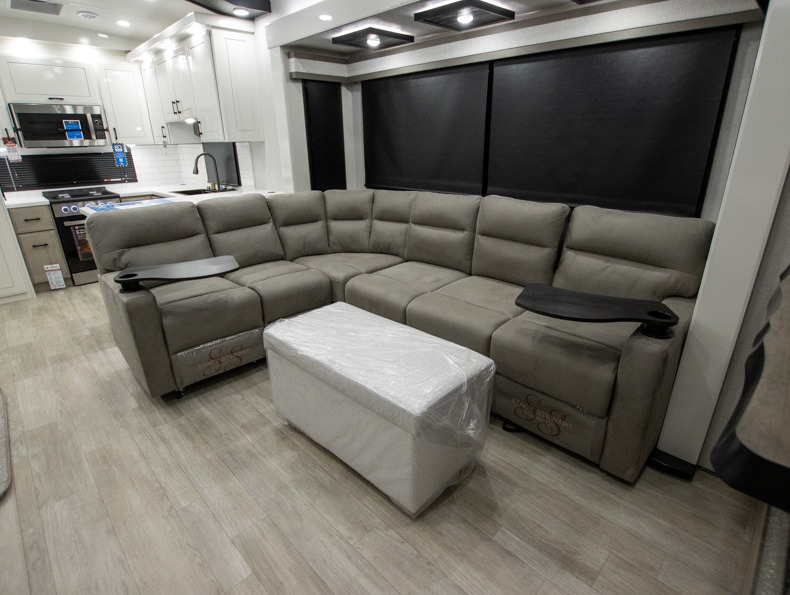 2026 Jayco Pinnacle 38FBRK - Image 7
