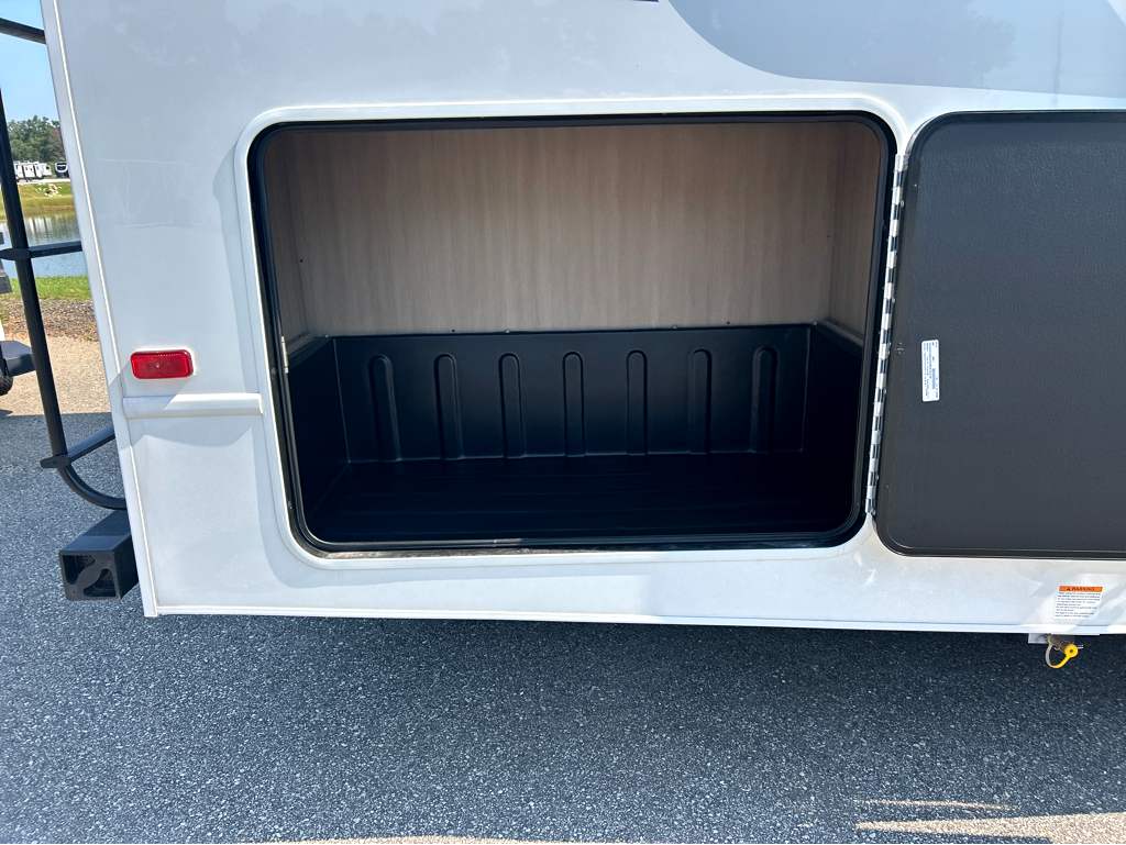 2027 JAYCO GREYHAWK 29MV - Image 8