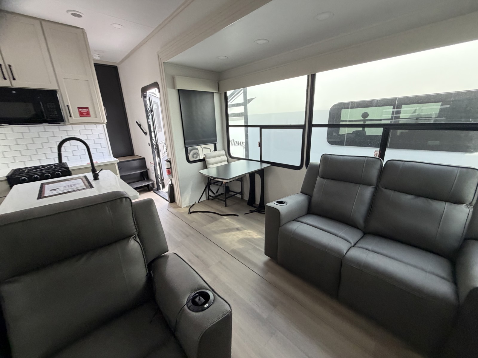 2026 GRAND DESIGN 394G - Image 8