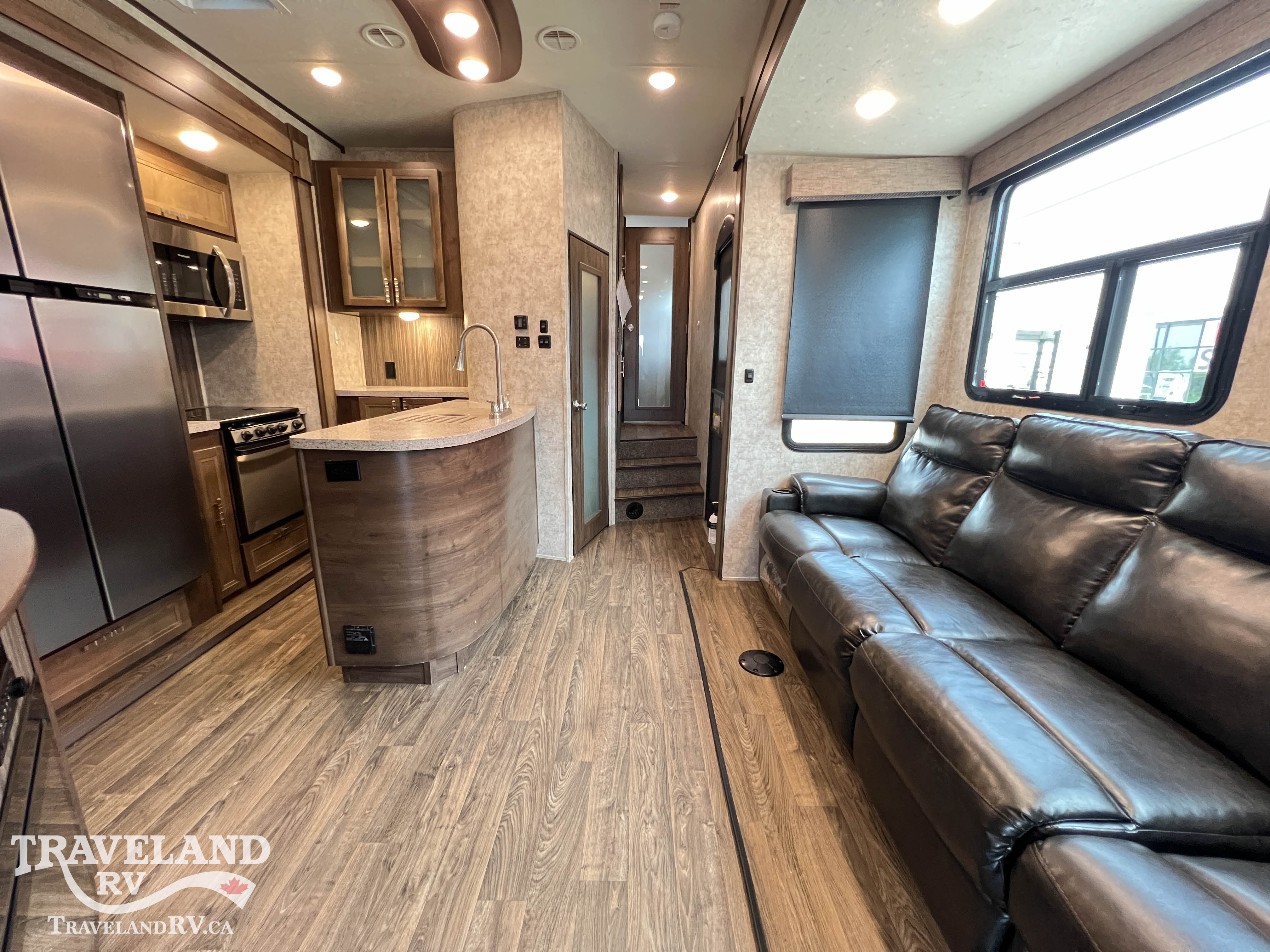 2019 Highland Ridge Highlander HF350H - Image 4