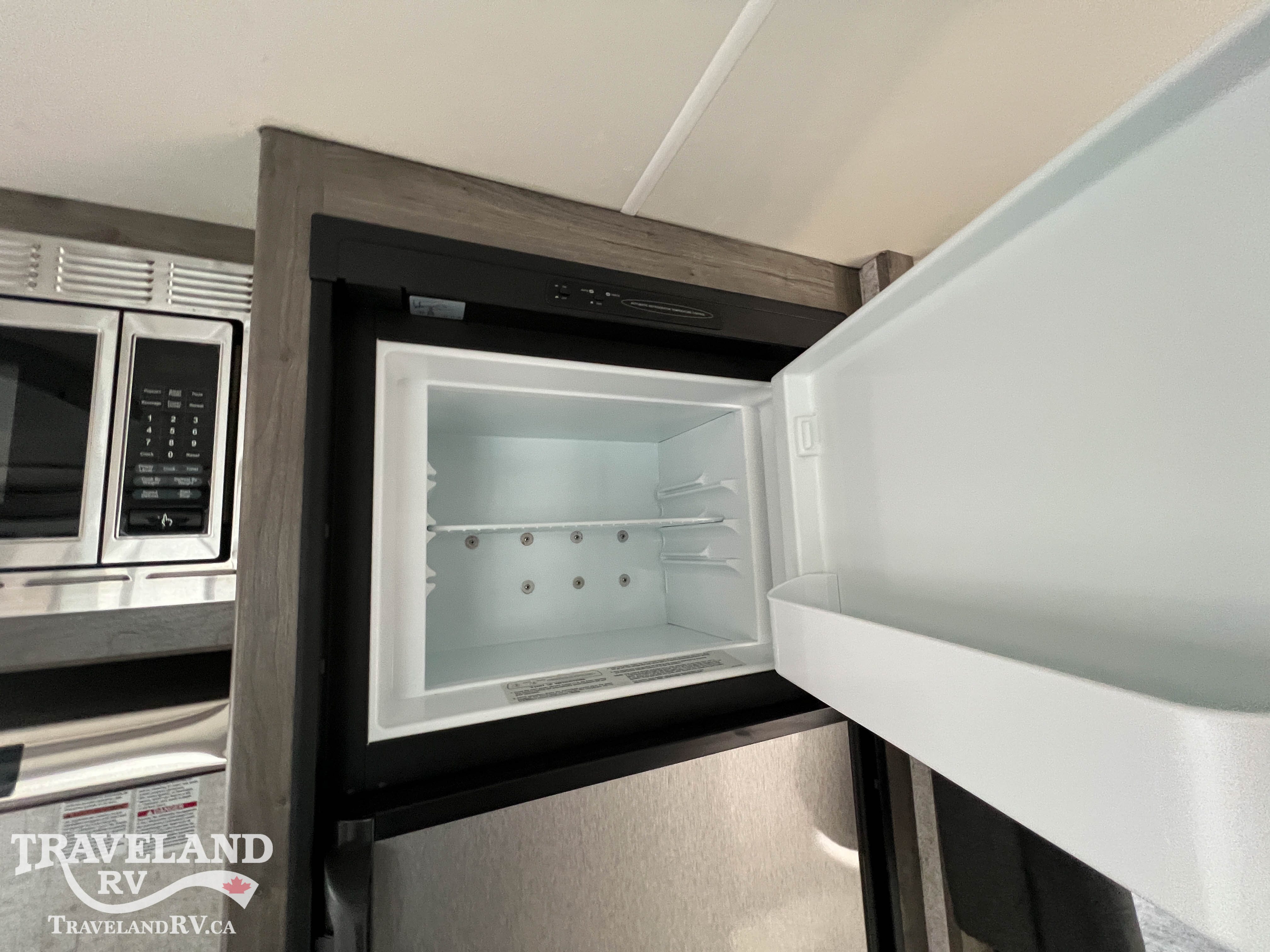 2020 COACHMEN APEX NANO 245BHS - Image 20