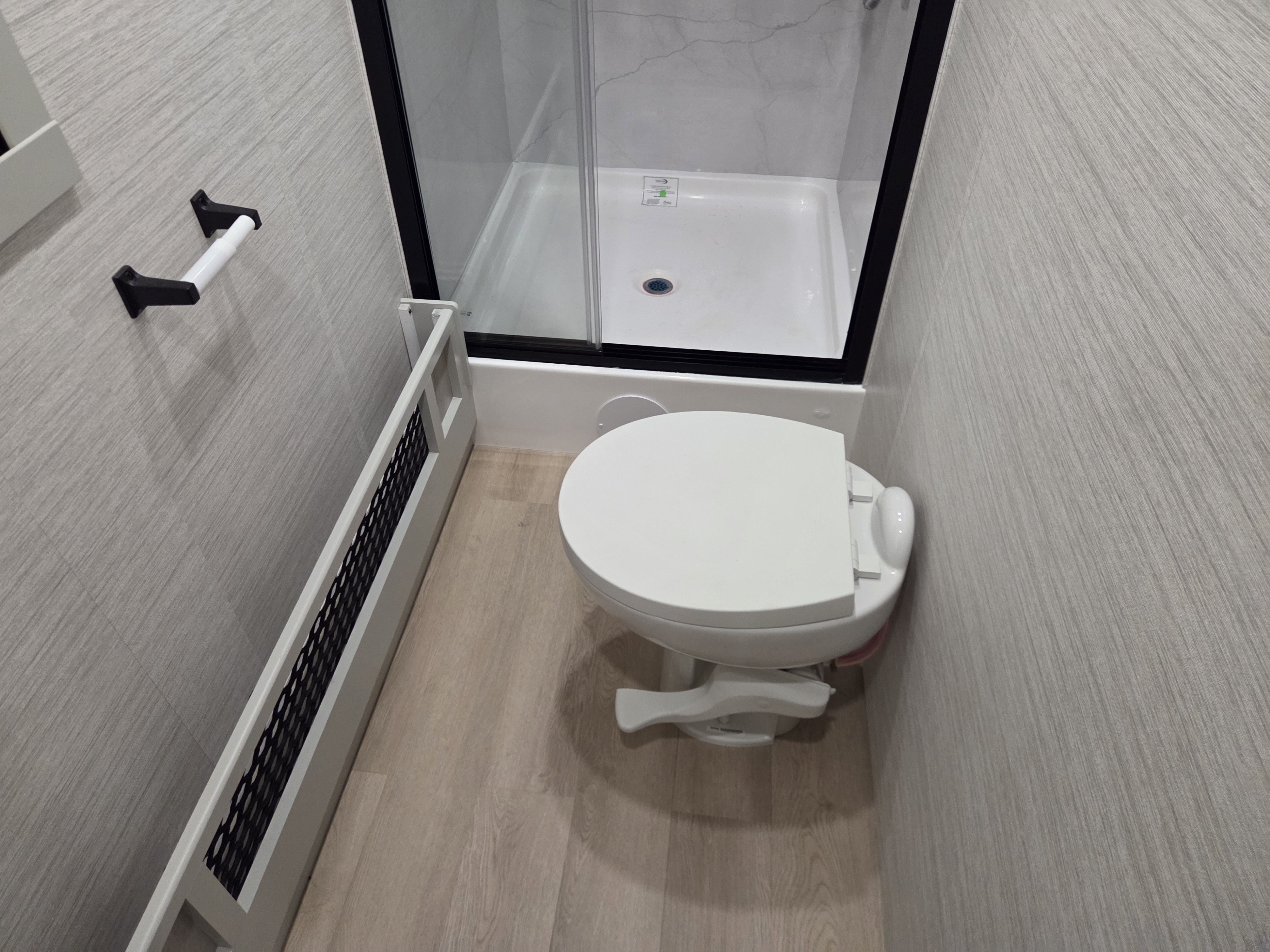 2027 Dynamax Europa 31SS - Image 16