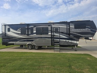 2023 KEYSTONE MONTANA LEGACY 3761FL - Image 2