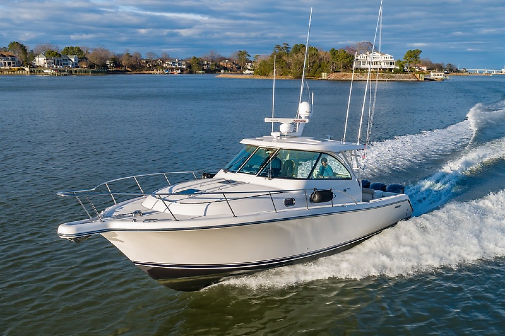 2015 PURSUIT 385 OS Base - Image 3