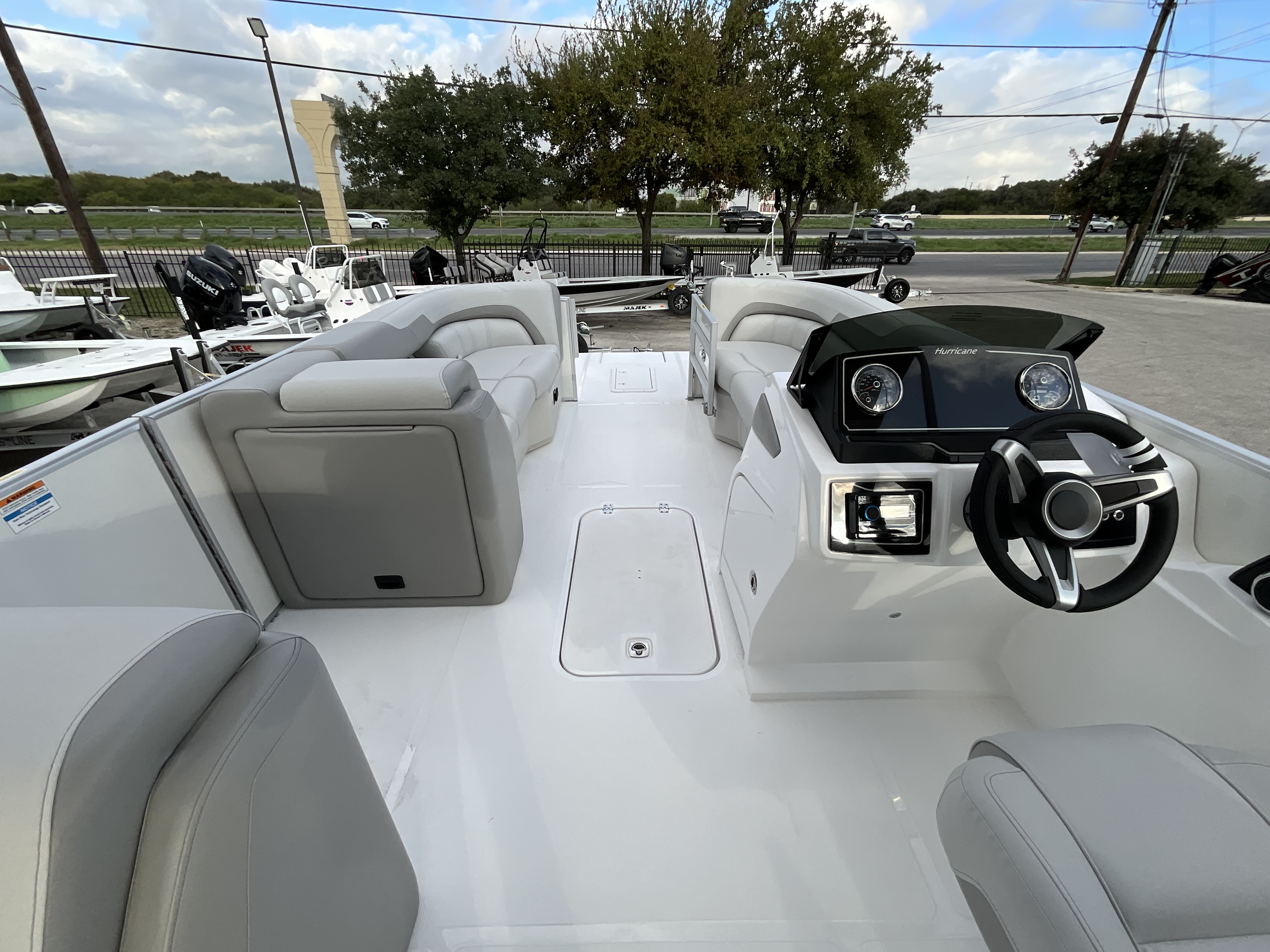 2027 Hurricane FunDeck 2360 REF - Image 22