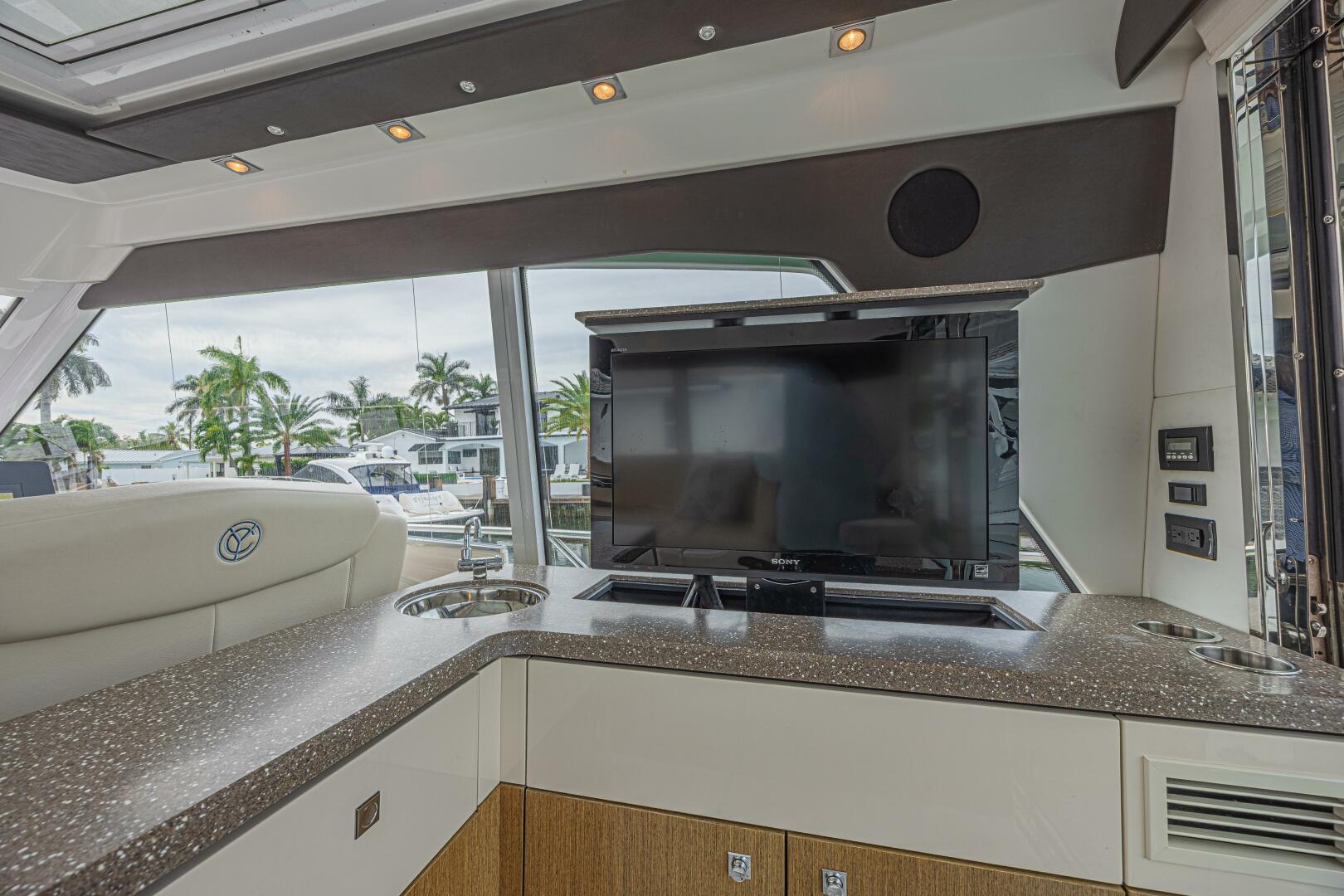 2012 Cruisers Yachts 48 Cantius - Image 19