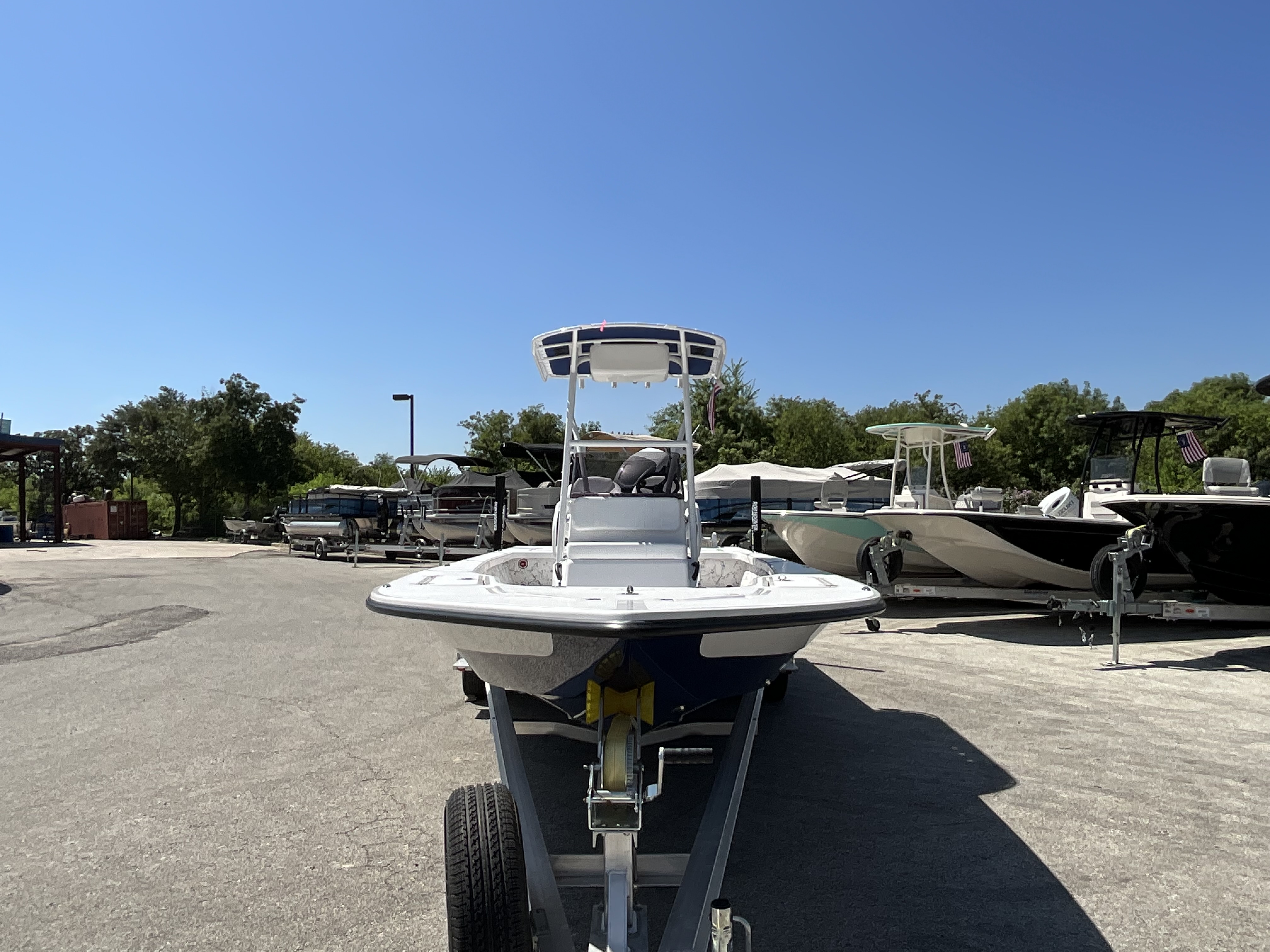 2026 Majek 25 Xtreme - Image 3