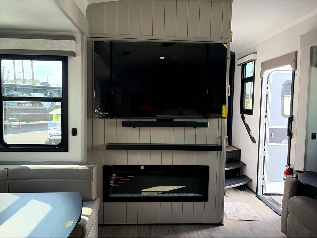 2027 JAYCO NORTH POINT 391TBBH - Image 9