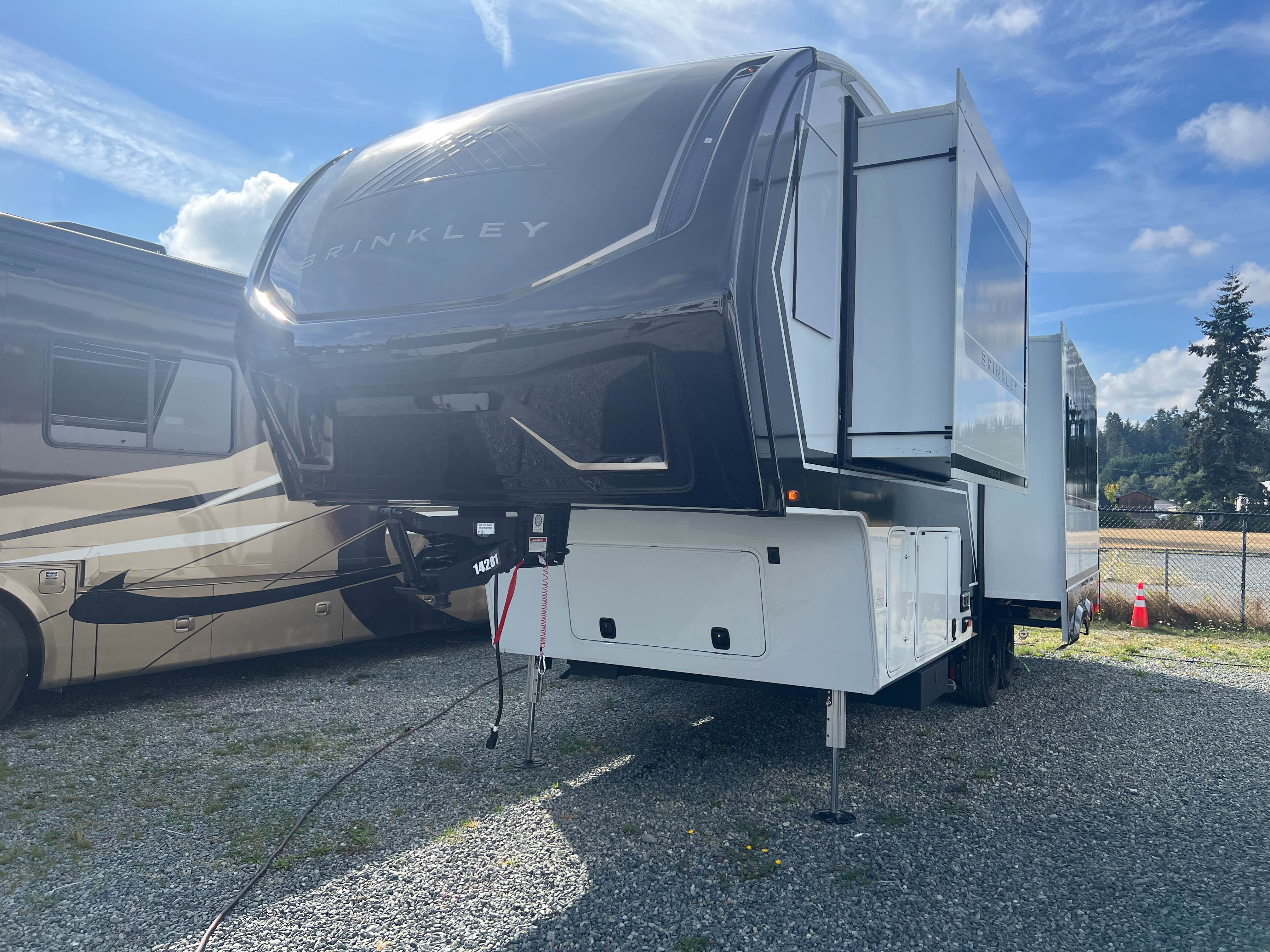 2027 Brinkley RV Model Z 2700 - Image 5