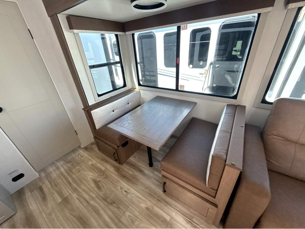 2027 VENTURE RV SPORTTREK 333VIK - Image 21