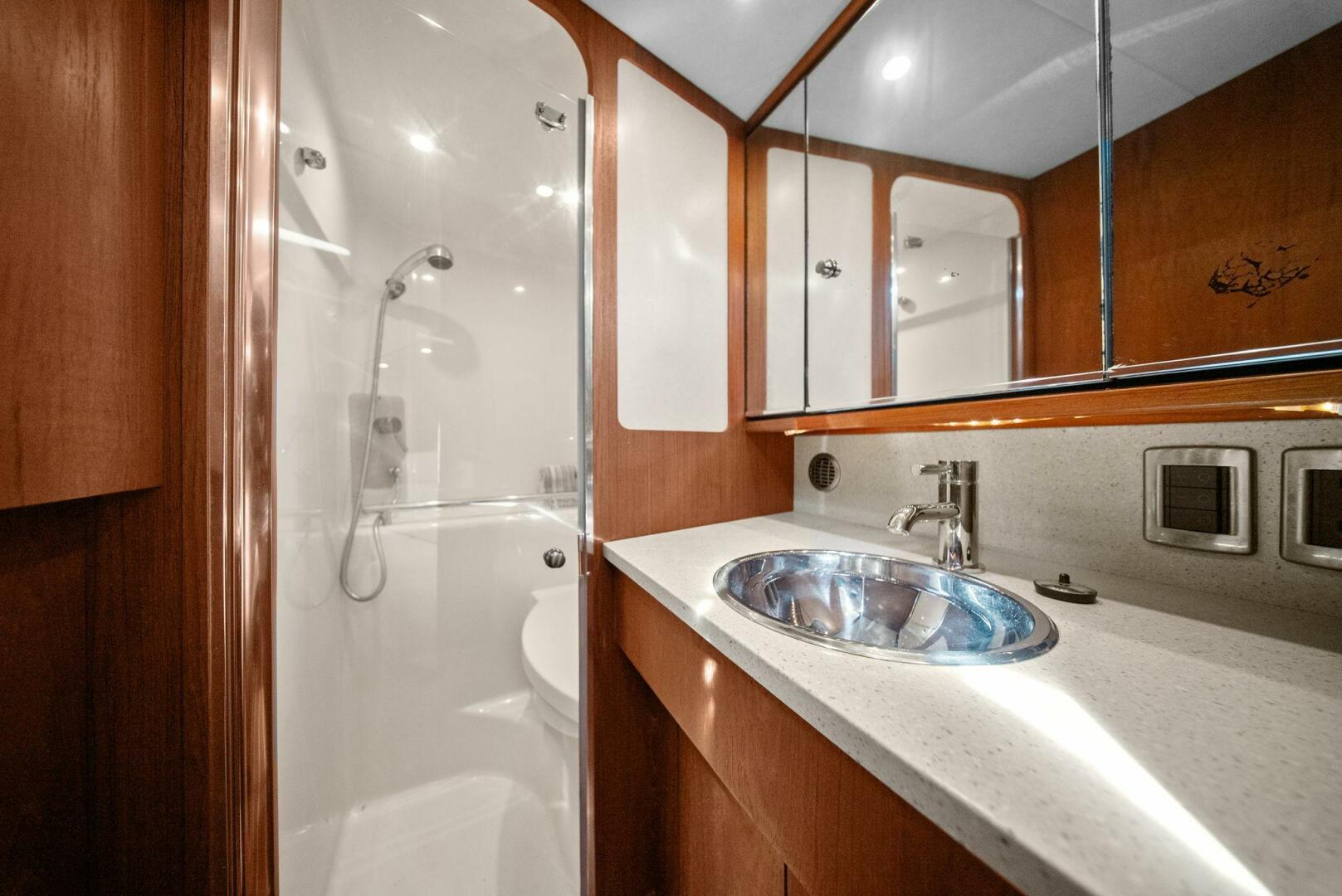 2008 Tiara Yachts 3500 Sovran - Image 13
