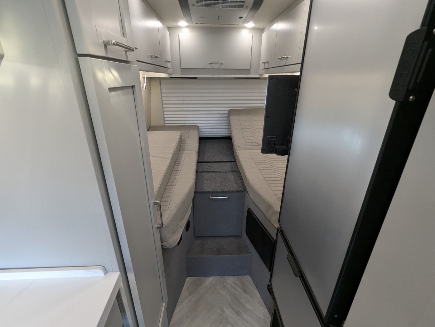 2025 Coachmen Galleria Li3 24A - Image 24