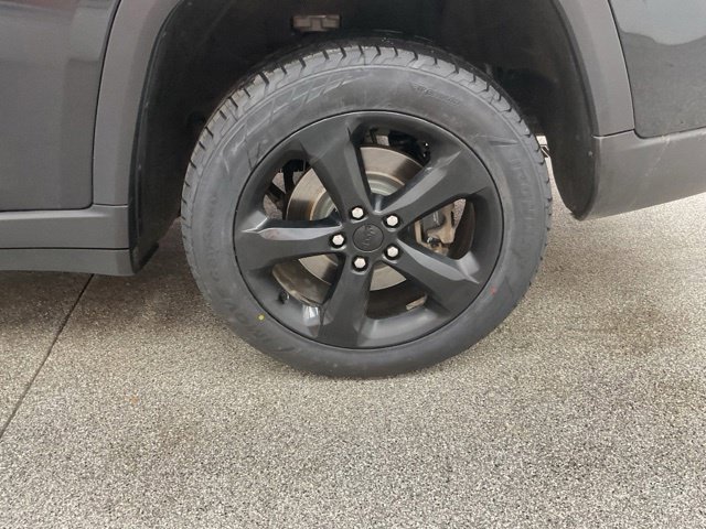 2023 Jeep Grand Cherokee L Utility 4D Altitude 4WD - Image 12
