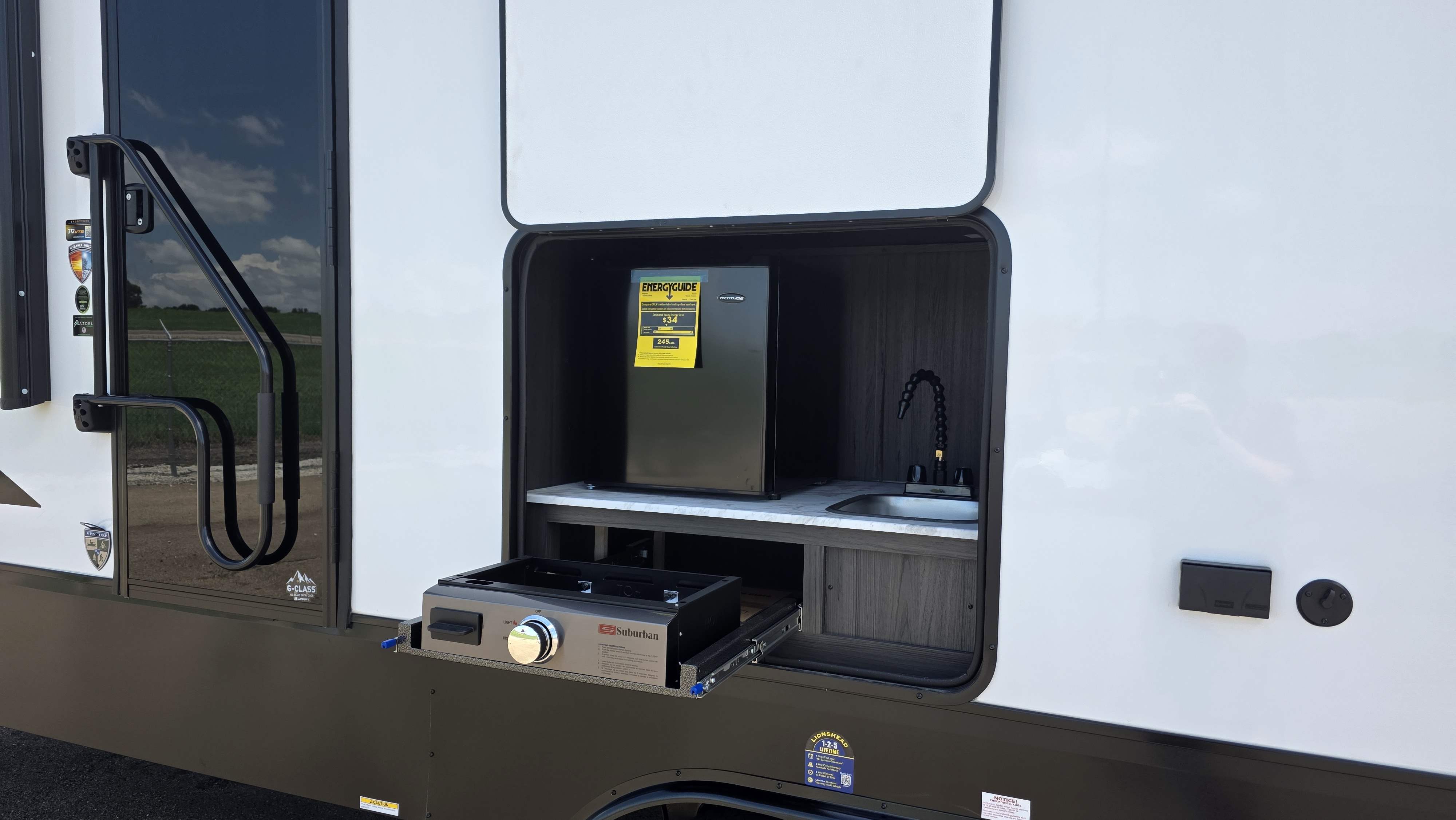 2027 VENTURE RV SPORTTREK 312VTB - Image 6