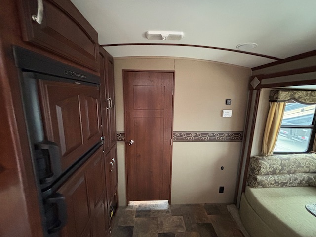 2015 Keystone Outback 300RB - Image 16