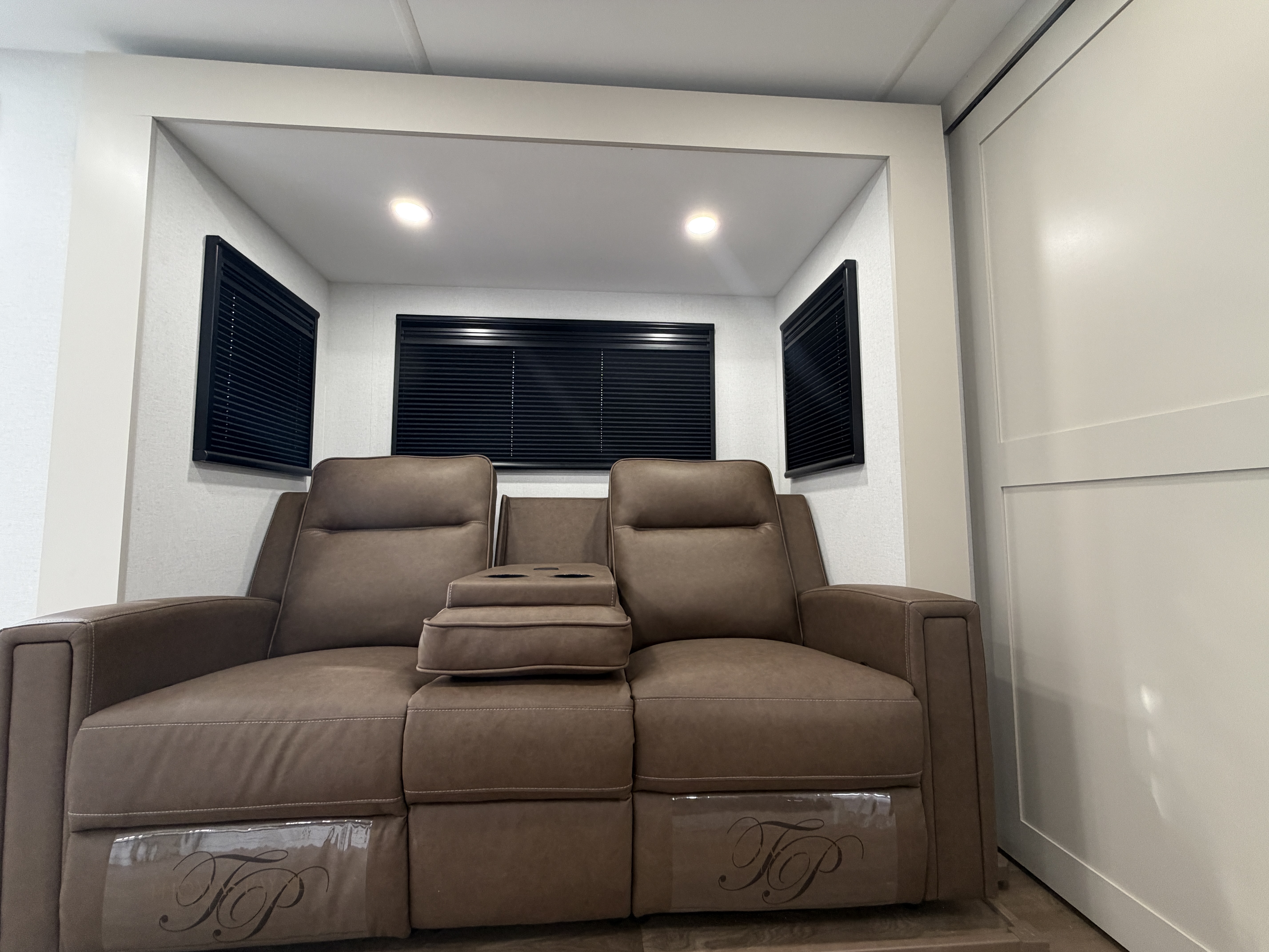2027 Grand Design Imagine XLS 22RBE - Image 15