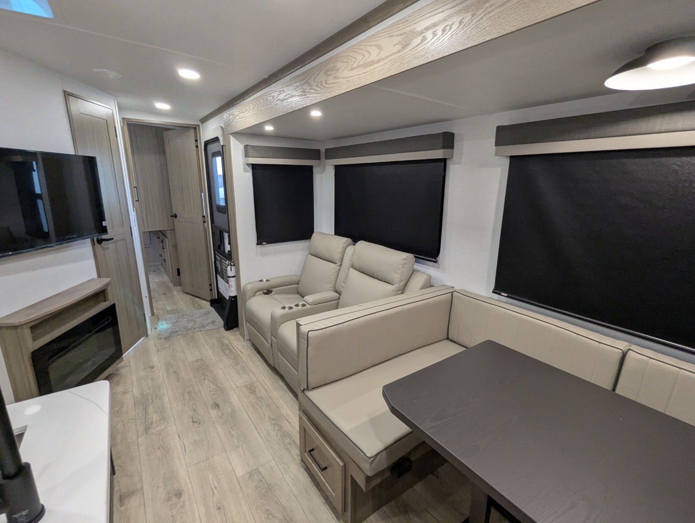 2026 Forest River Rockwood Signature 8336BH - Image 30