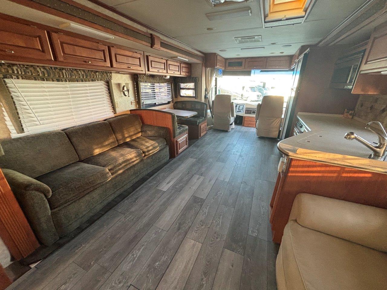 2007 Monaco RV Knight 38PDQ - Image 7
