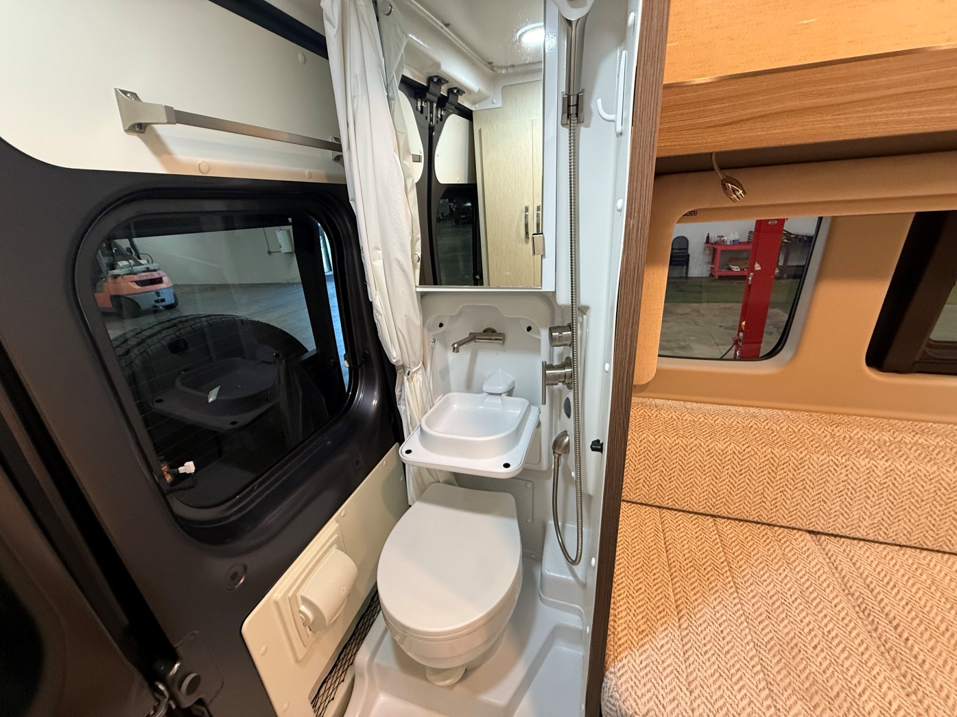 2023 Entegra Coach Ethos Li 20TL - Image 10