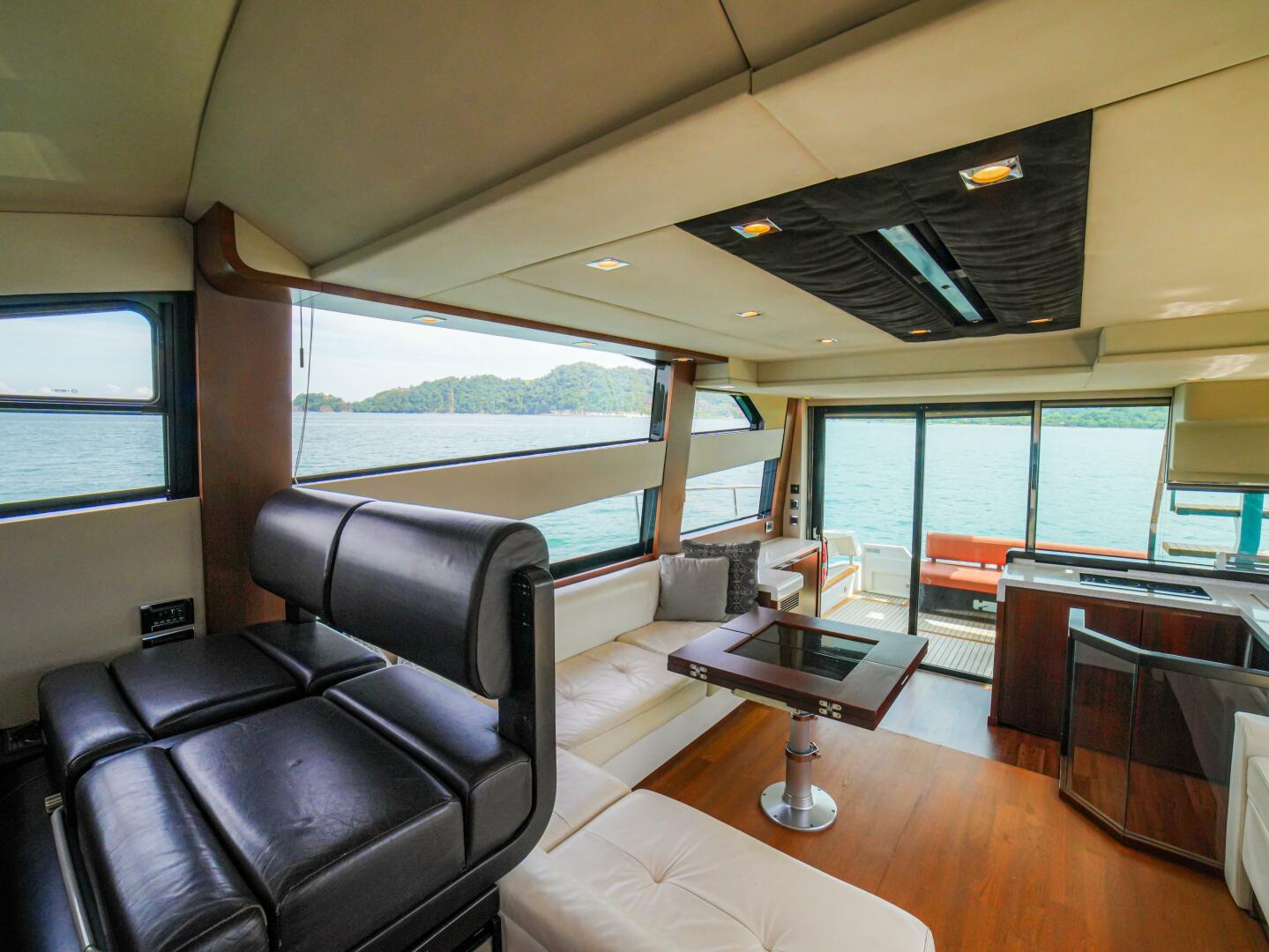 2014 Fairline 50 - Image 22